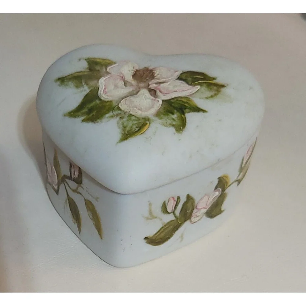Vintage trinket box